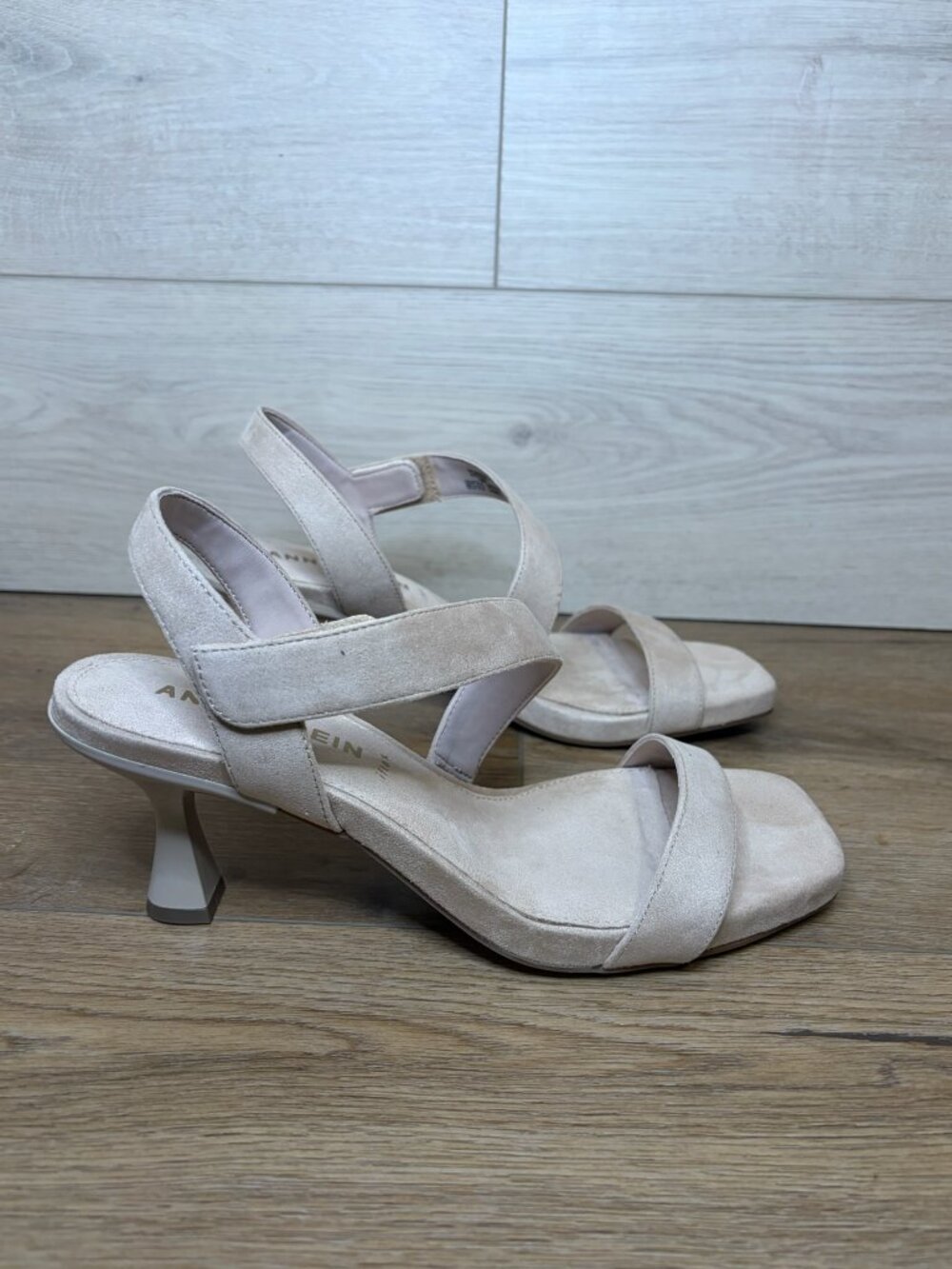Anne Klein Justin Sand Suede Heeled Sandals Size 10M